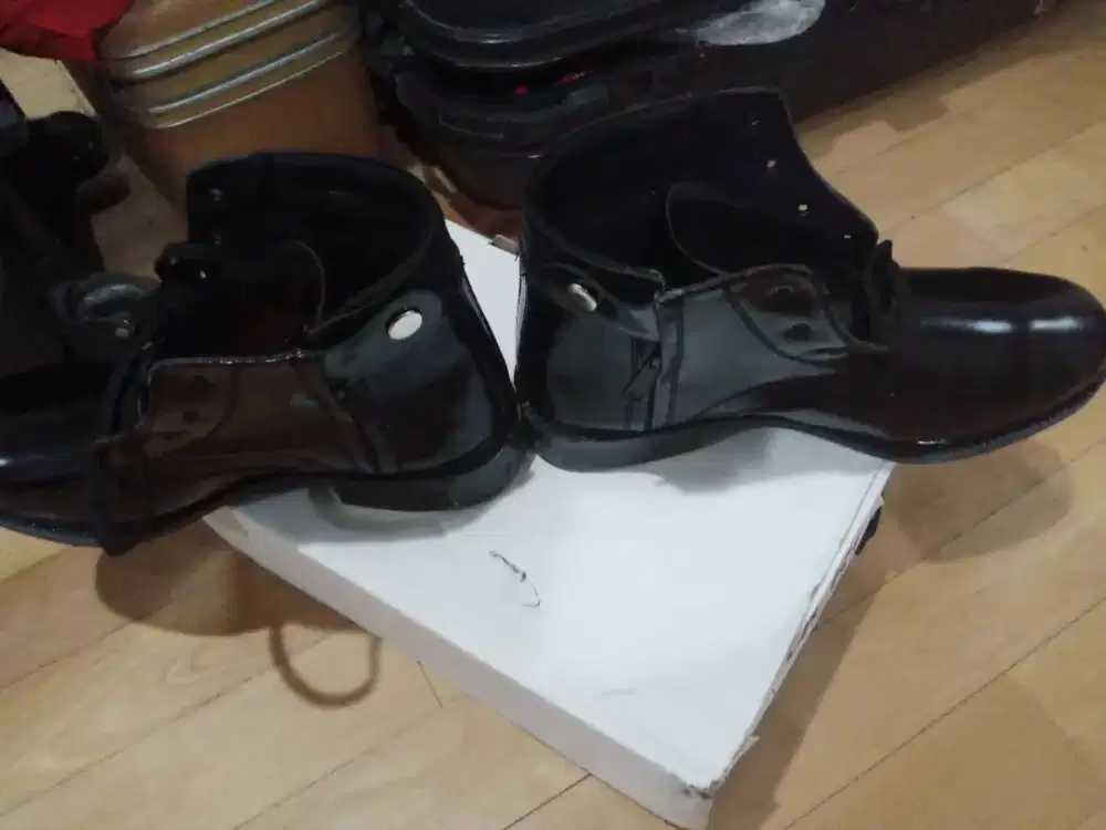Sepatu polri new