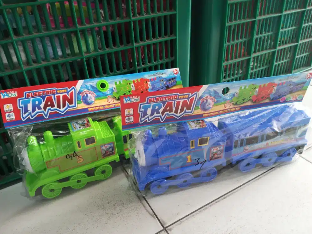 Mainan anak kereta train gandeng baterai