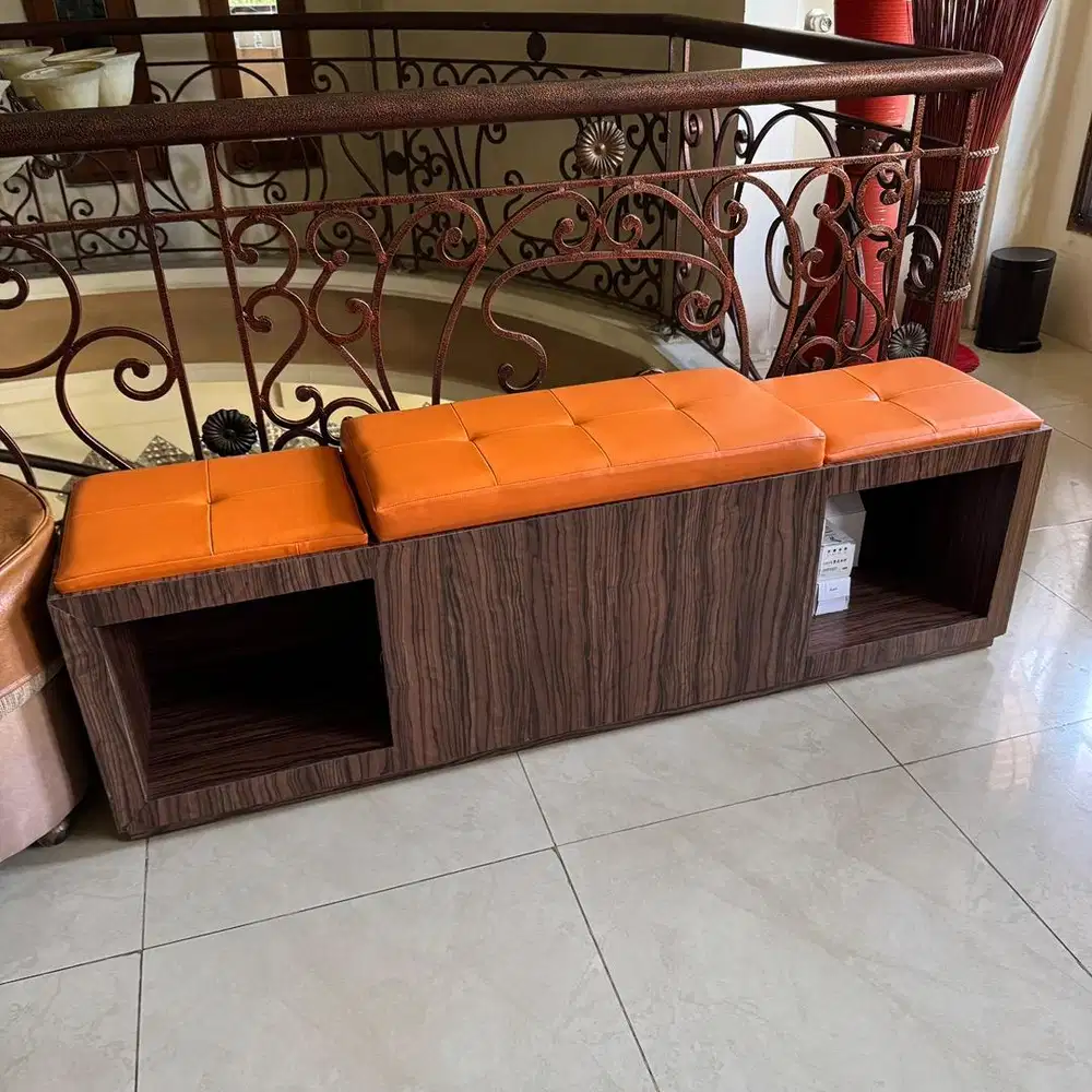 Sofa Rak Lemari - bag tengah bisa dibuka