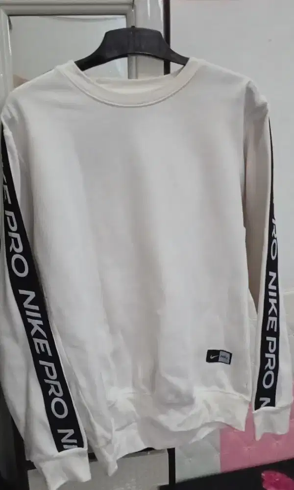 Dijual cepat  jaket CN Nike