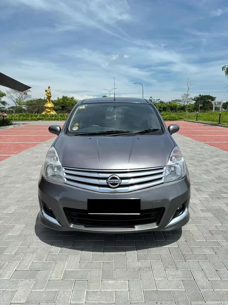 Nissan Grand Livina XV 2013