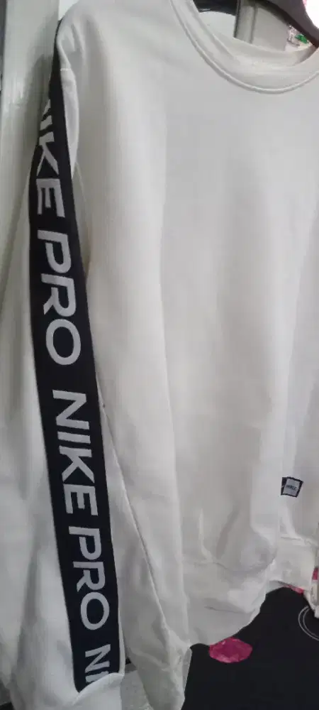 Dijual. Jaket CN nike