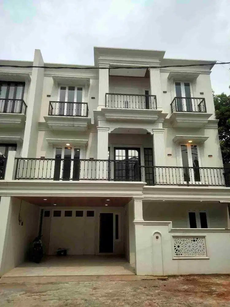 Dijual Rumah Baru 3 Lantai Dkt Dr Transmart Cikandak
