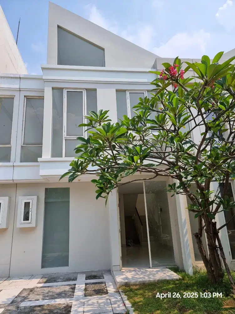 1894. Dijual Rumah Grand Pakuwon Tandes