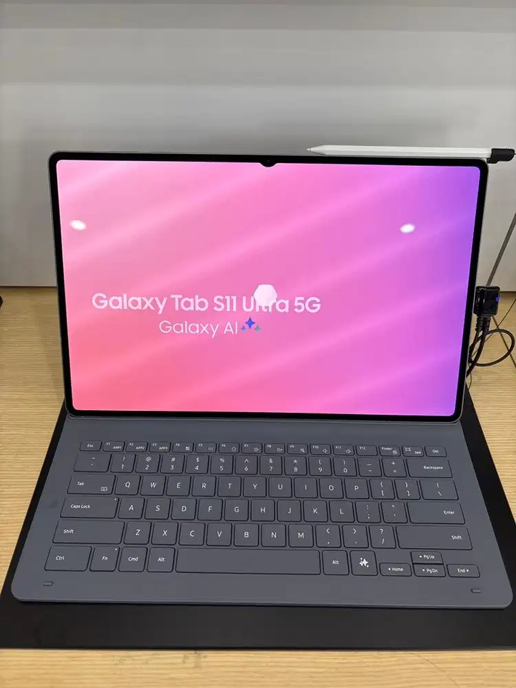 Samsung Galaxy S11 ultra free keyboad cover