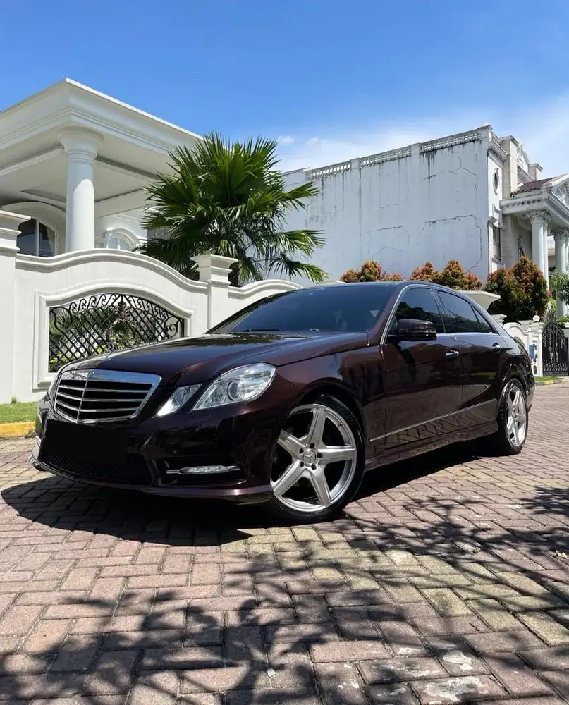 Mercedes Benz E300 Avantgarde AMG Package 2012