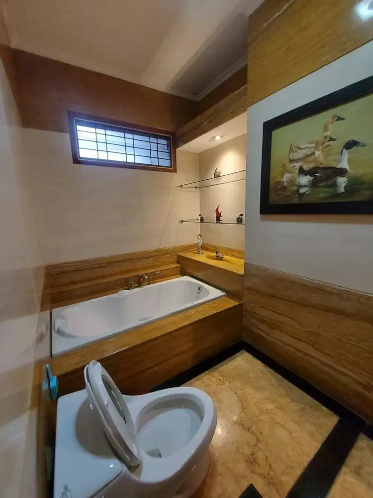 Rumah bagus minimalis di Bukit Gading Mediterania - Kelapa Gading