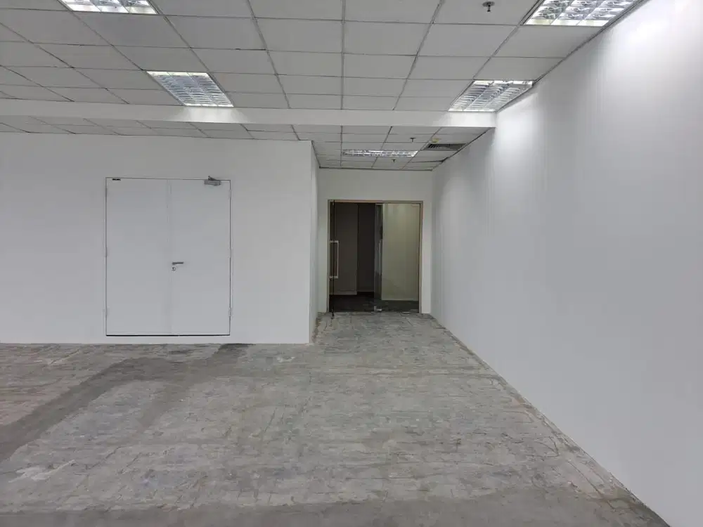 SEWA KANTOR DI JAKARTA PUSAT THAMRIN 157M2 BARE 275K NEGO