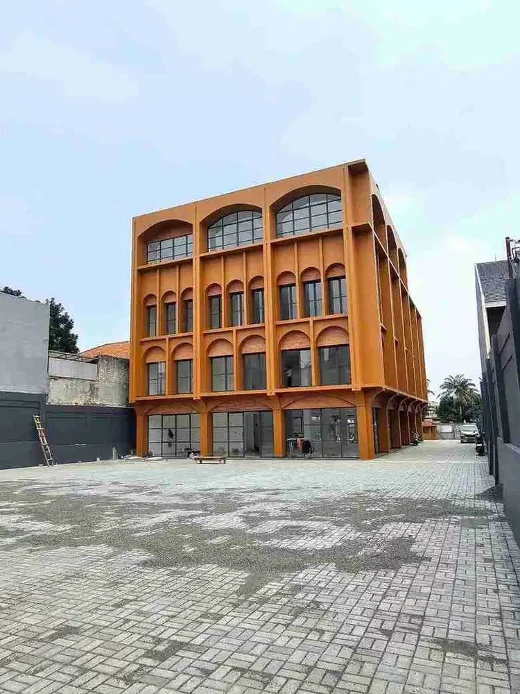 Gedung Baru Raya Ragunan Lux Parkir 50 Mobil