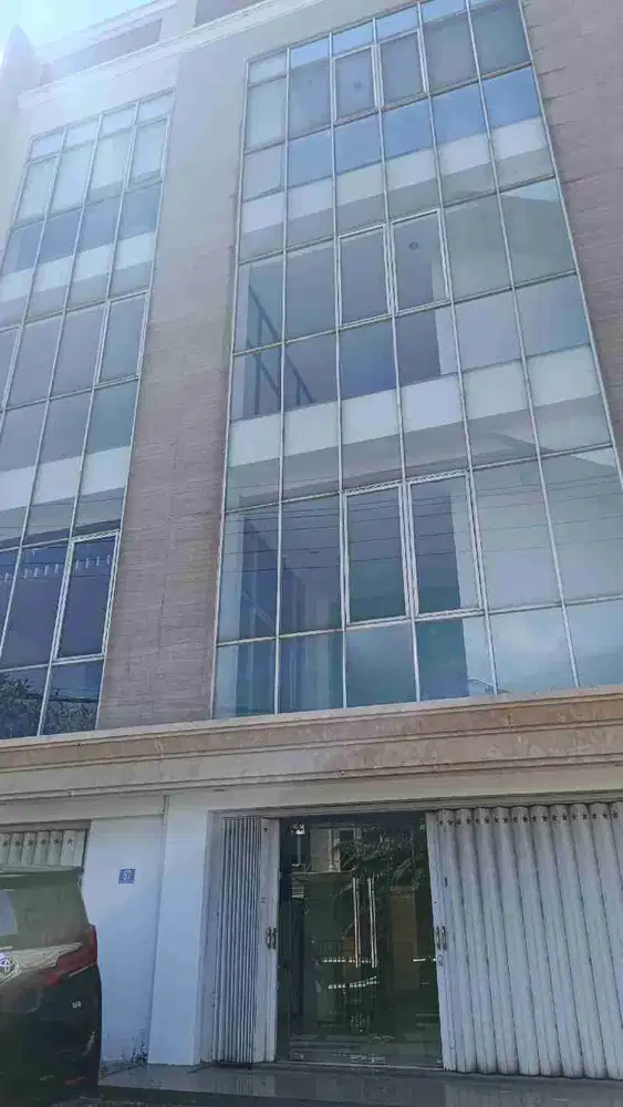 Gedung Perkantoran Strategis Pusat Kota Surabaya Ada Lift