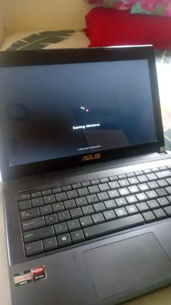 Laptop asus  AMD E2