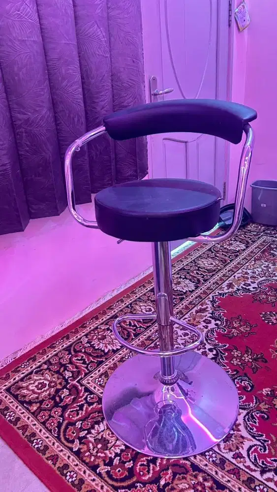Kursi Bar by INFORMA (Preloved like New)