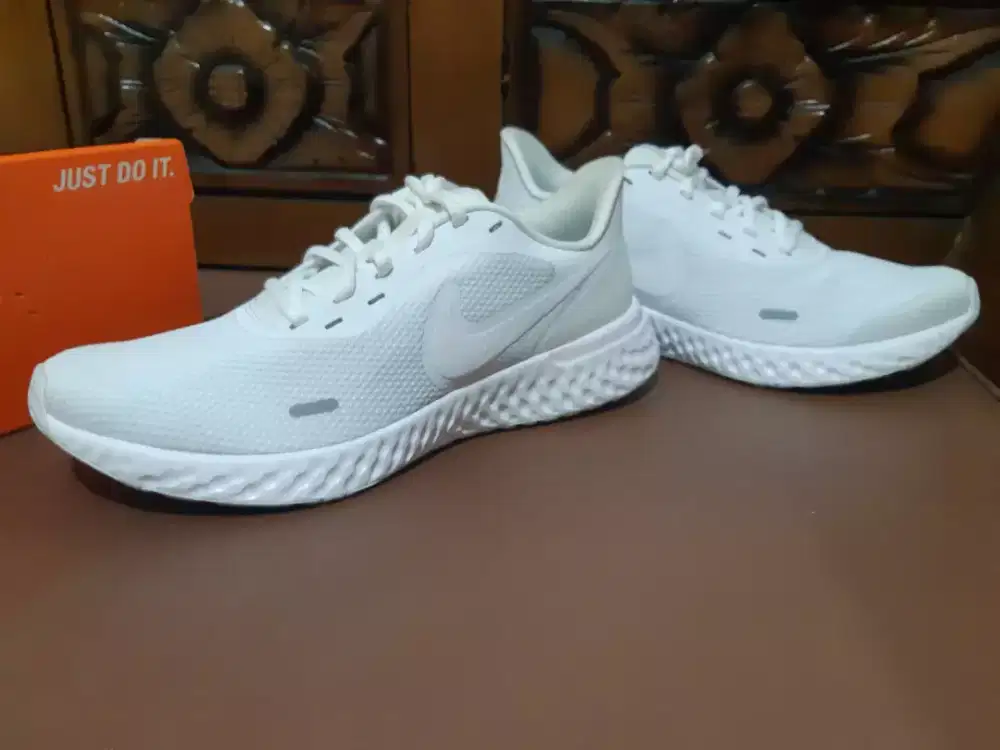Sepatu Nike Revolution 5 Original