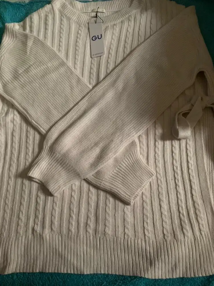 Baju rajut tebal tiramisu Brand Gu Like New !!