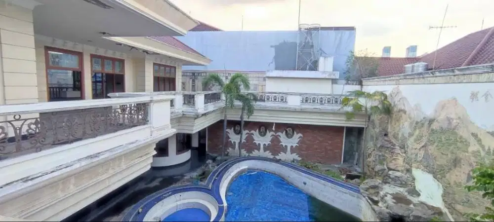 Dijual Rumah Mewah Raya Kertajaya Indah Ada Pool Mewah Siap Huni