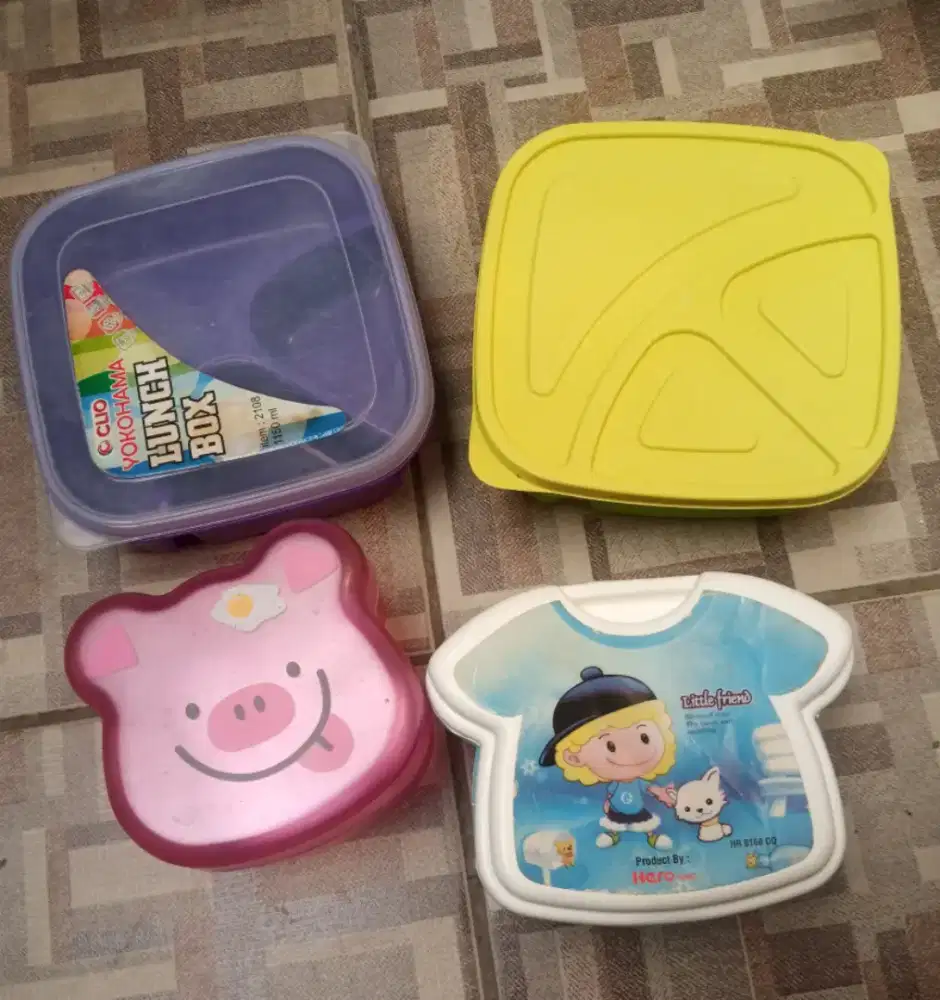 PRELOVED BORONGAN 4 KOTAK MAKAN ANAK