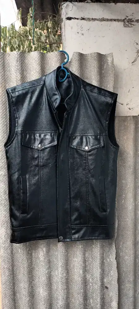 Rompi kulit sintetis