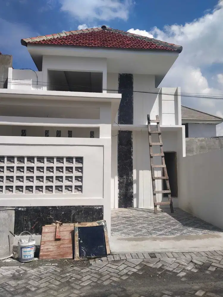 Rumah ready ukuran jumbo tersedia ruang musolah cuma 200jtan