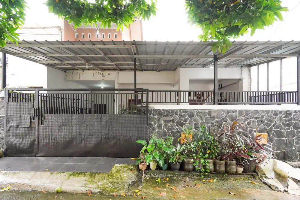Rumah Hadap Selatan LB 120 SHM dekat Kota Cinema Jatiasih J-36697