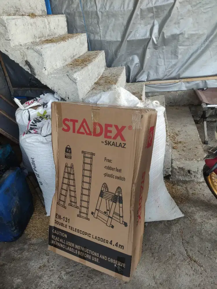 Tangga teleskopik dobel 4.4m