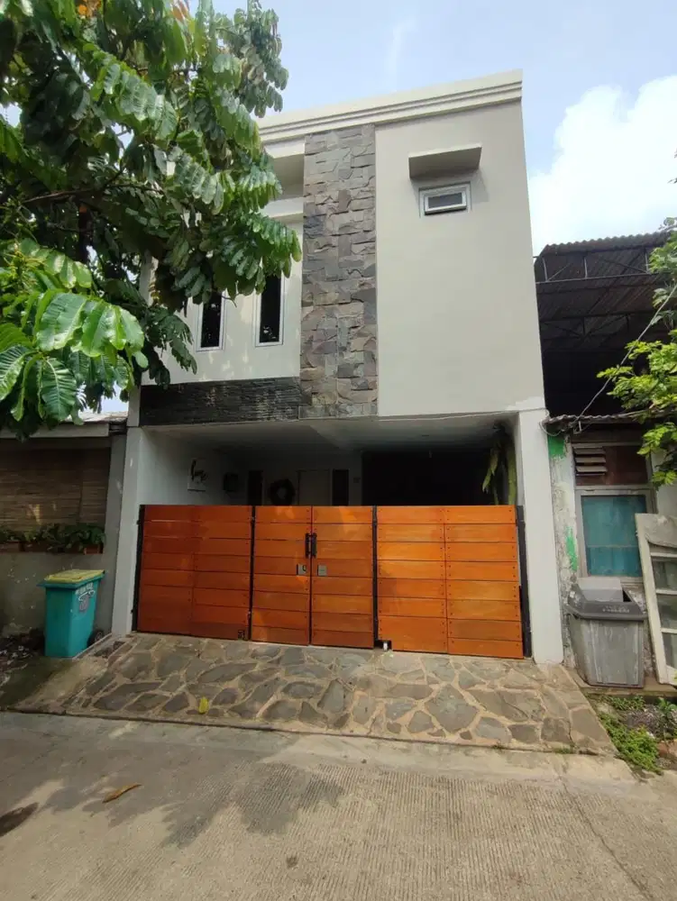 Rumah Hadap Timur LB 120 Siap KPR dekat Pintu Tol Bekasi Barat J-28205