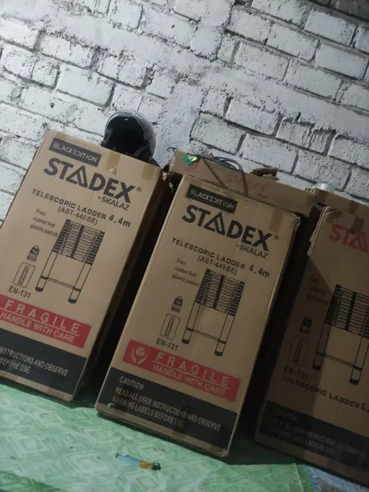 Tangga teleskopik single