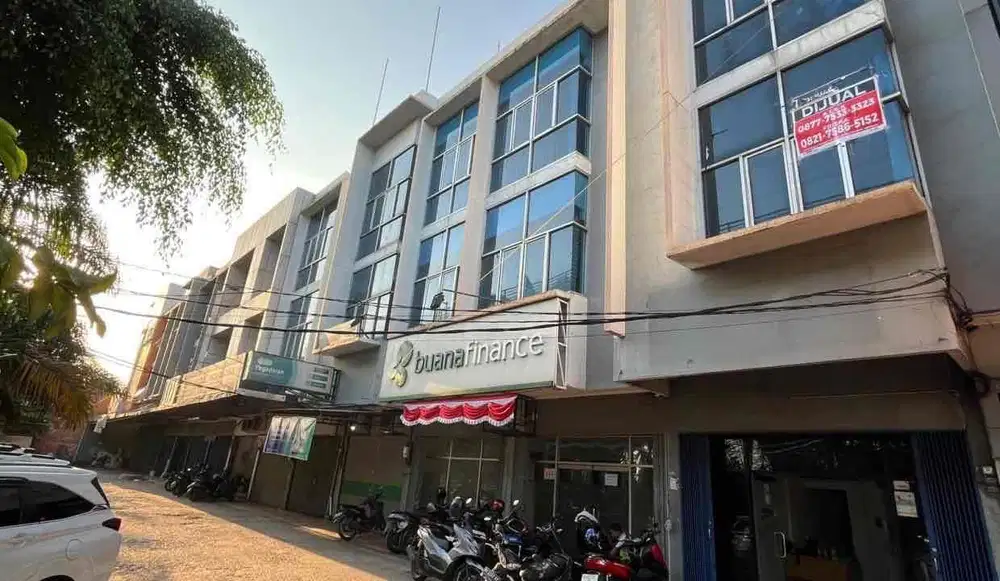 Dijual Murah Ruko 3 lantai  di Angkatan 45