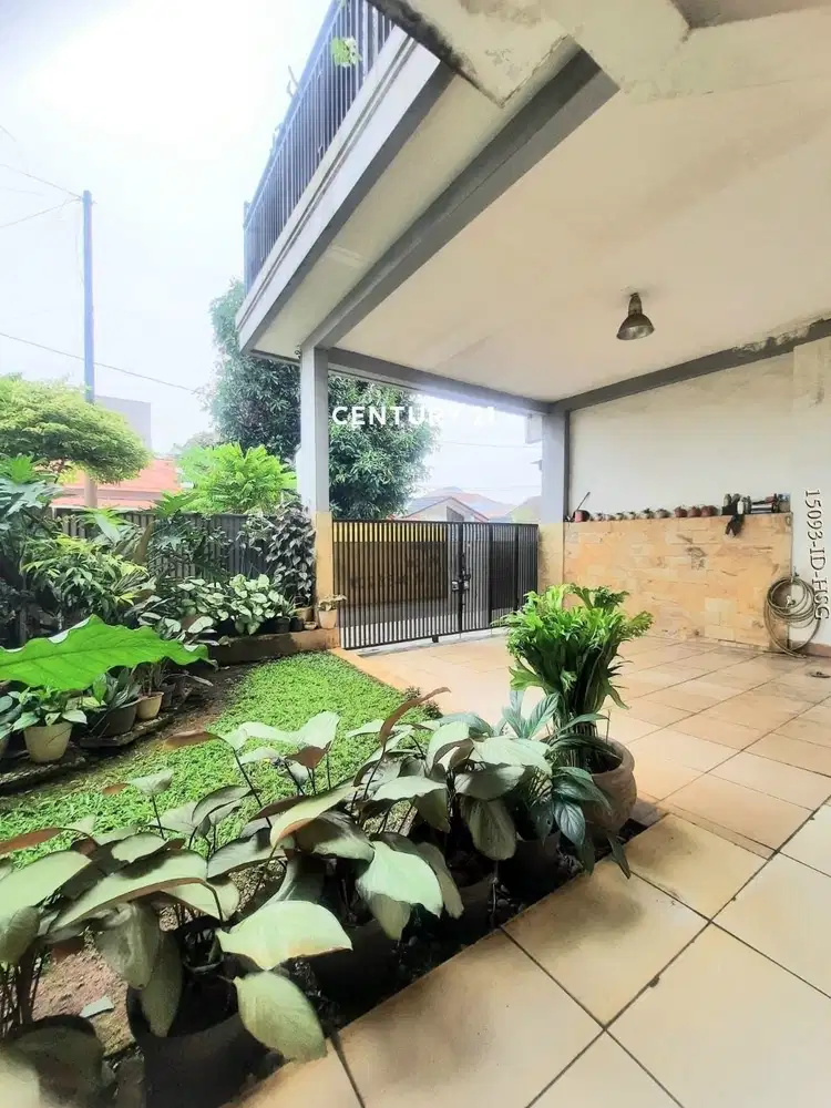 Rumah 2 Lantai Homey Dijual Murah Lingkungan Nyaman Dekat Stasiun