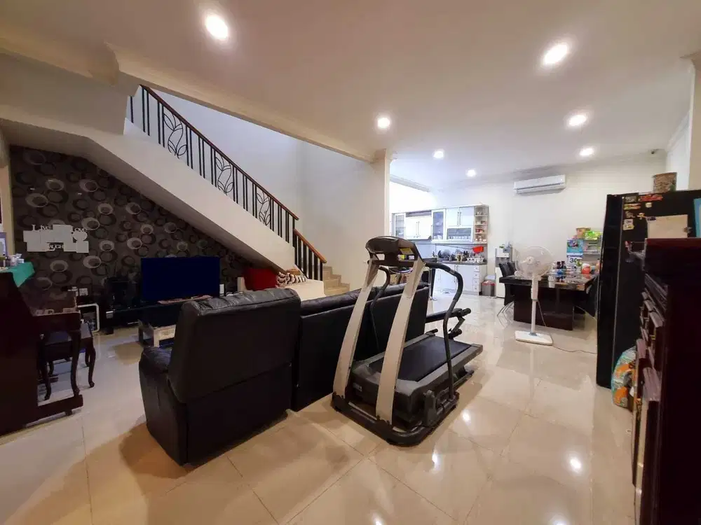 Cluster Pascal Gading Serpong full bangunan belakang