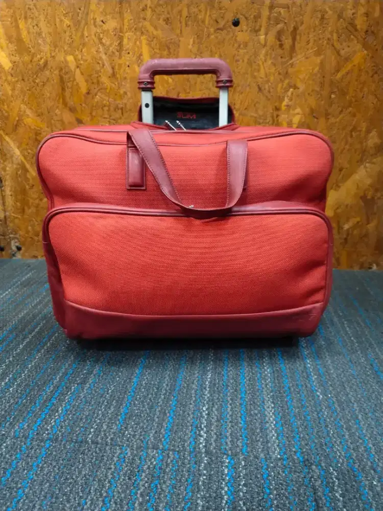 Rare...tumi Pilot 2 wheleed original