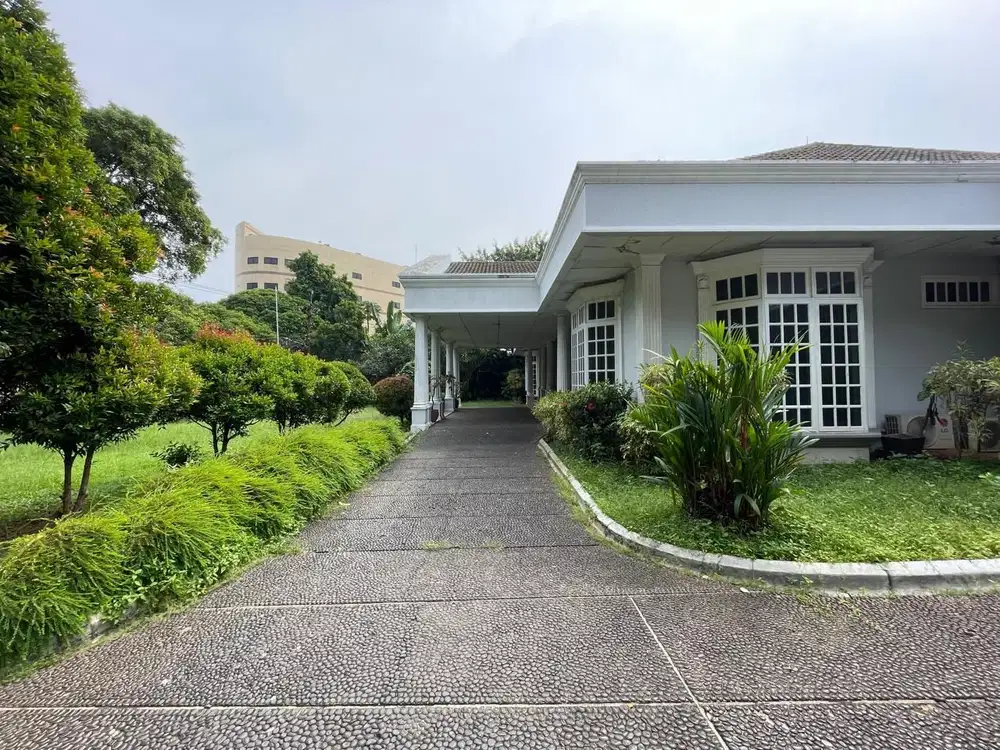 Dijual Rumah Super Mewah Ada Pool - Jl Raya Jakarta Selatan