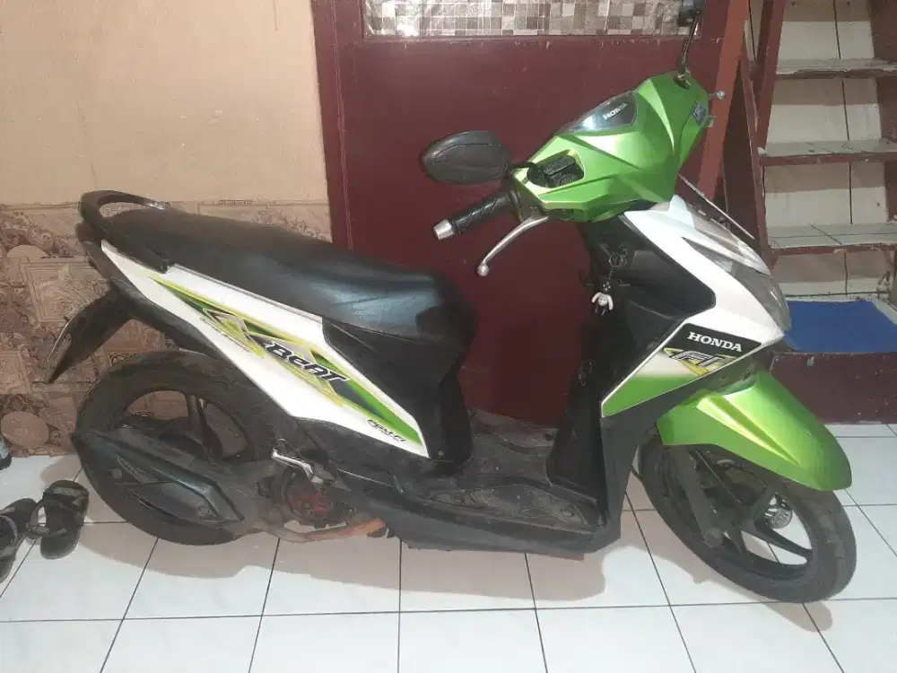 Honda beat fi hijau putih 2012