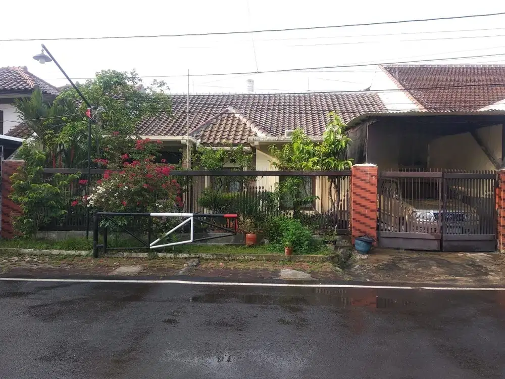 Rumah Semi Furnished Siap Huni Lokasi Perumahan Batu Permata Tlogomas Malang Kota