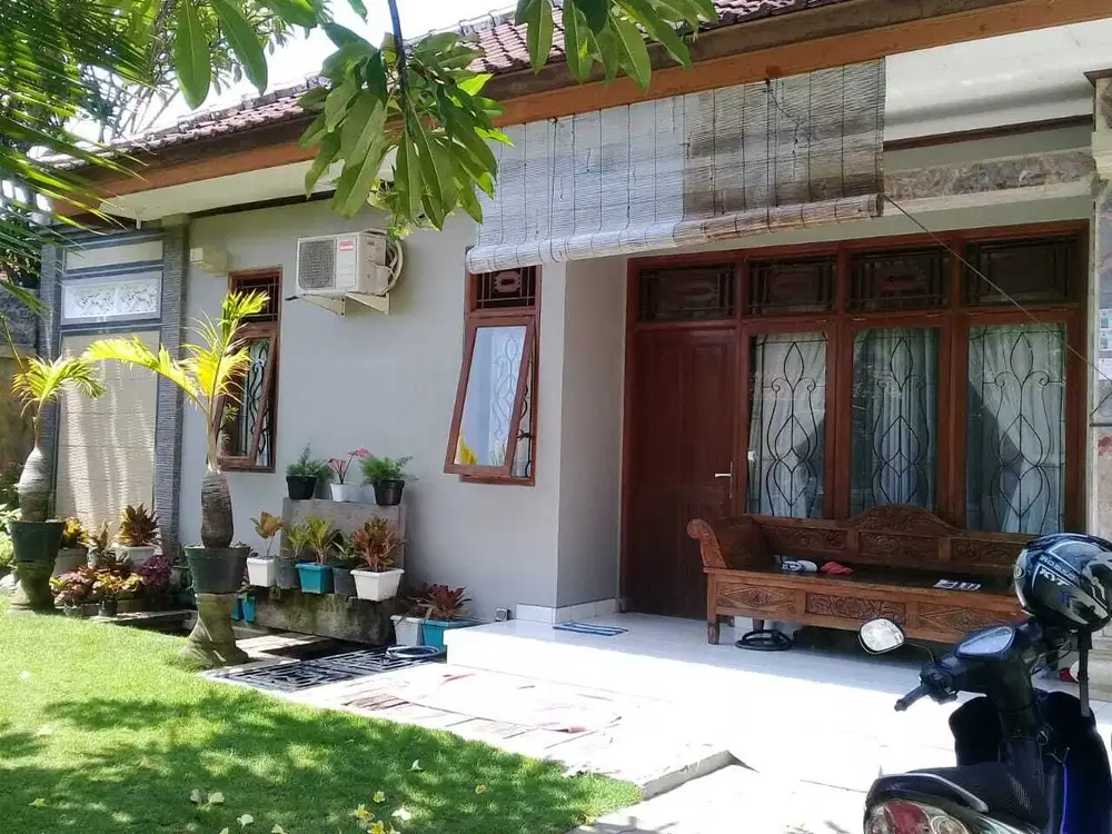 Rumah luas 250 M2 di Sanur Bali bisa jalan kaki ke pantai
