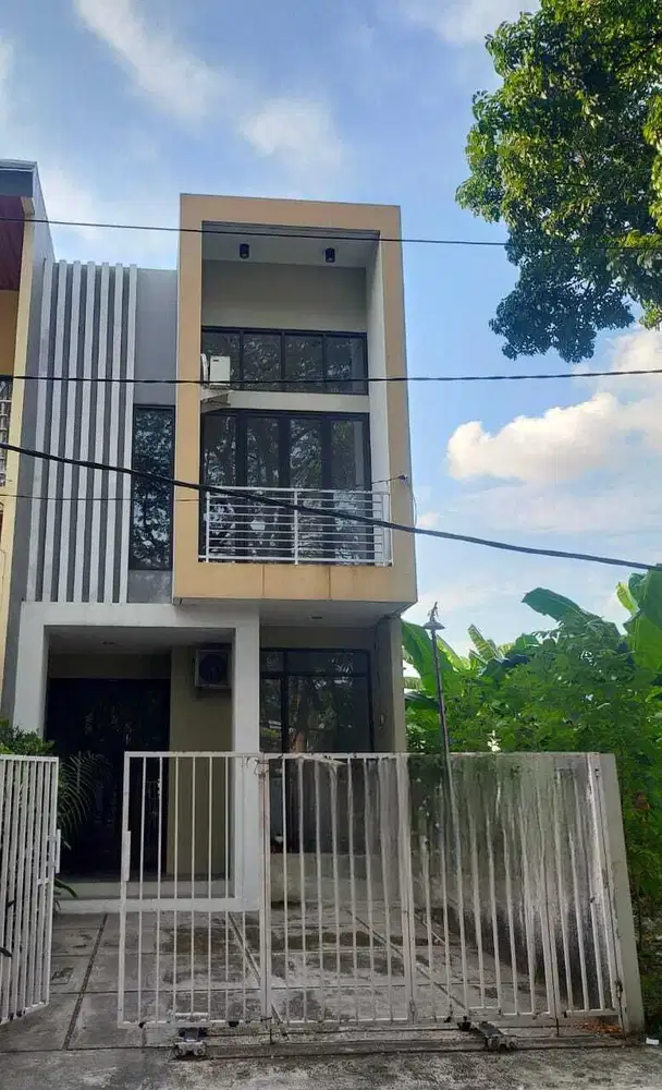 Rumah Minimalis Modern di Kertomenanggal Gayungan Surabaya Selatan