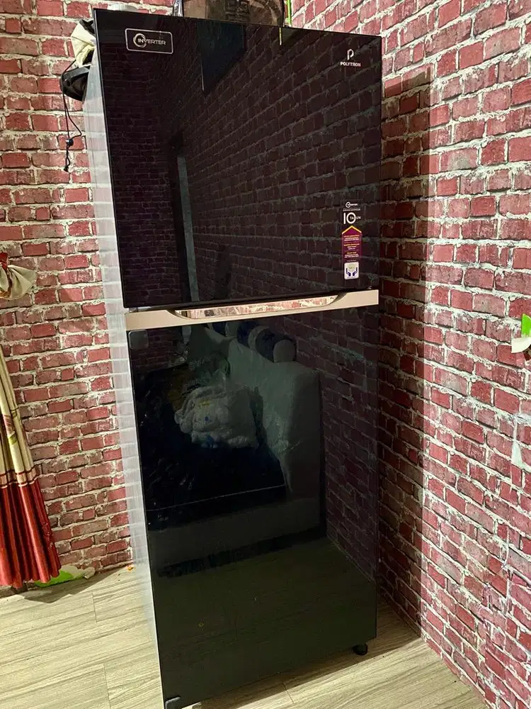 Kulkas polytron 2 pintu mulus