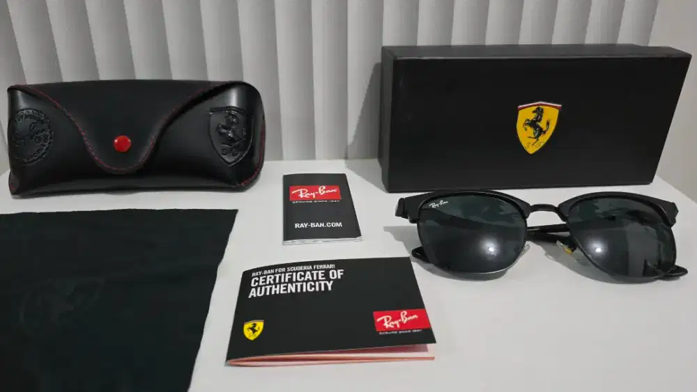 Kacamata Rayb4n Clvbmast3r x F3rrar1