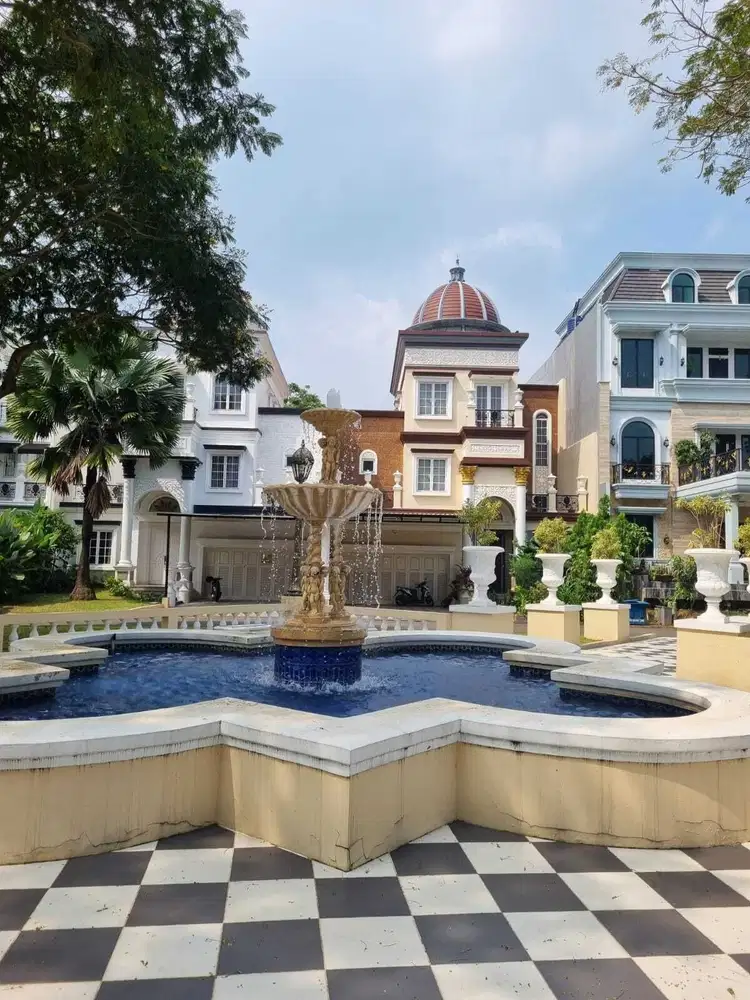 Rumah Sultan. Design arsitek. Kolam Renang pribadi.