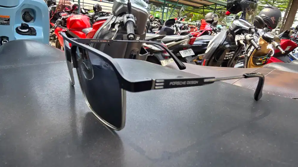 Kacamata Keren P0rche D3sign