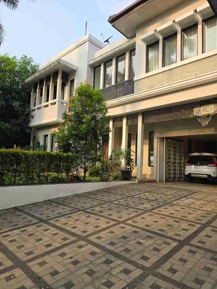 TURUN HARGADIJUAL & SEWA RUMAH SIAP HUNI DI KEMANG DALAM  JAKARTA SELATANSHMLuas Tanah  668m²Luas Bangunan  800m²2 lantaiKamar Tidur . 6 + 2artKamar M