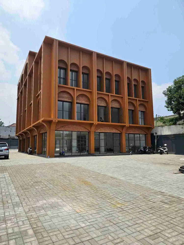 Sewa gedung brandnew siap pakai Harsono Ragunan Ps.Minggu Jaksel