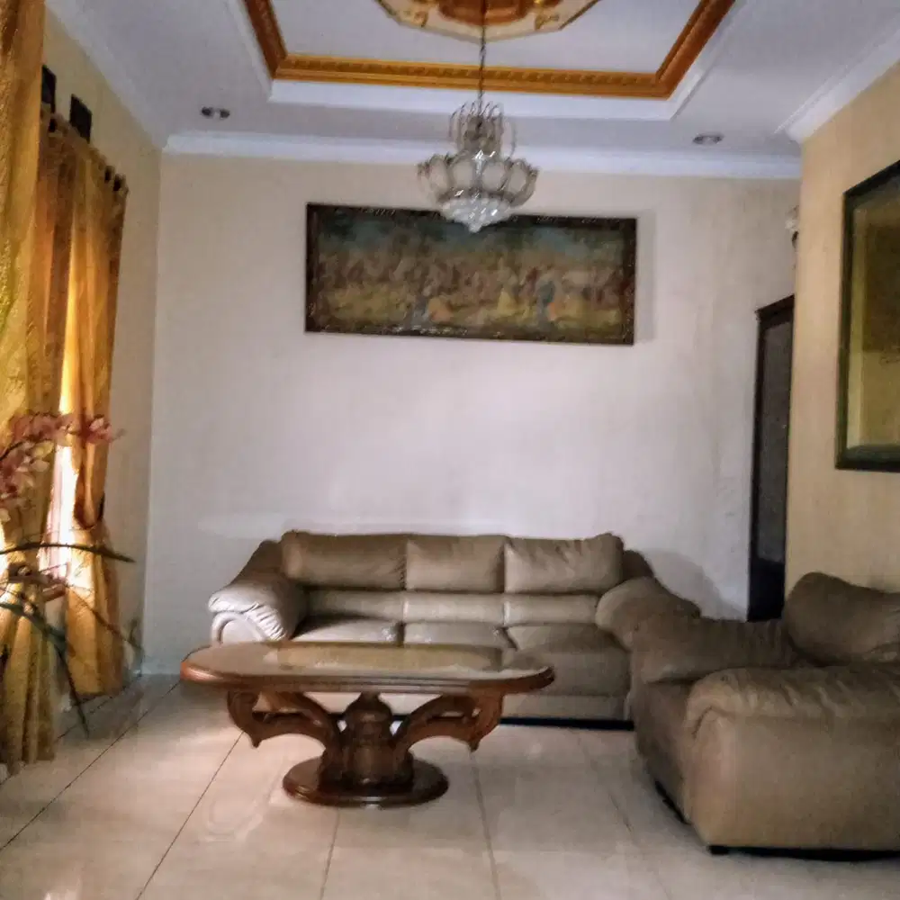 Rumah Cluster Jatiwaringin hanya ada 14 akses jalan lega Boulevard