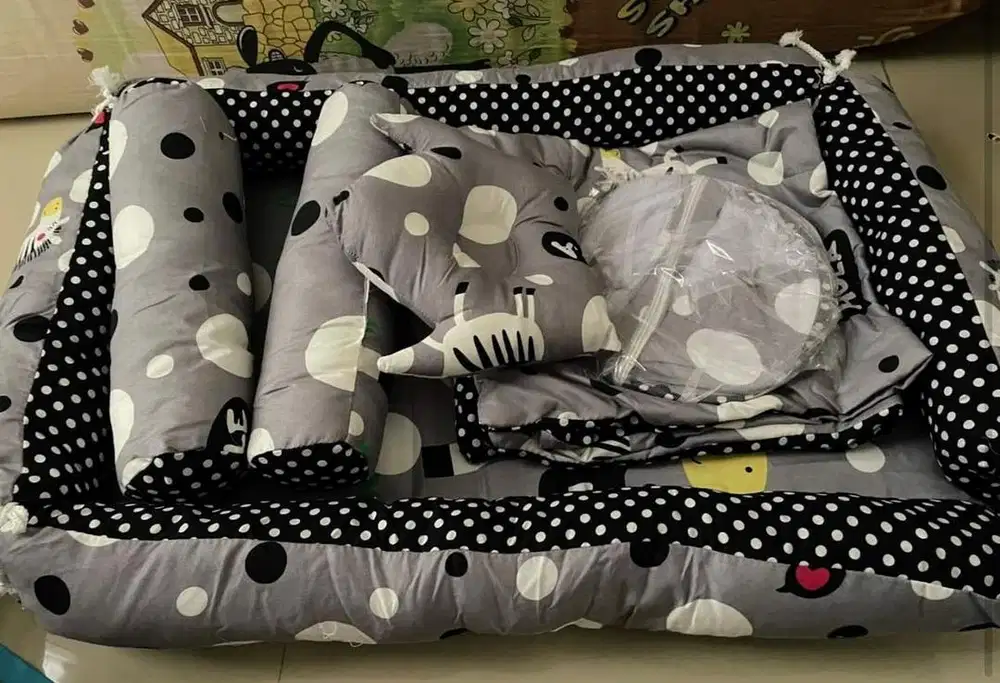 Kasur bayi kelambu