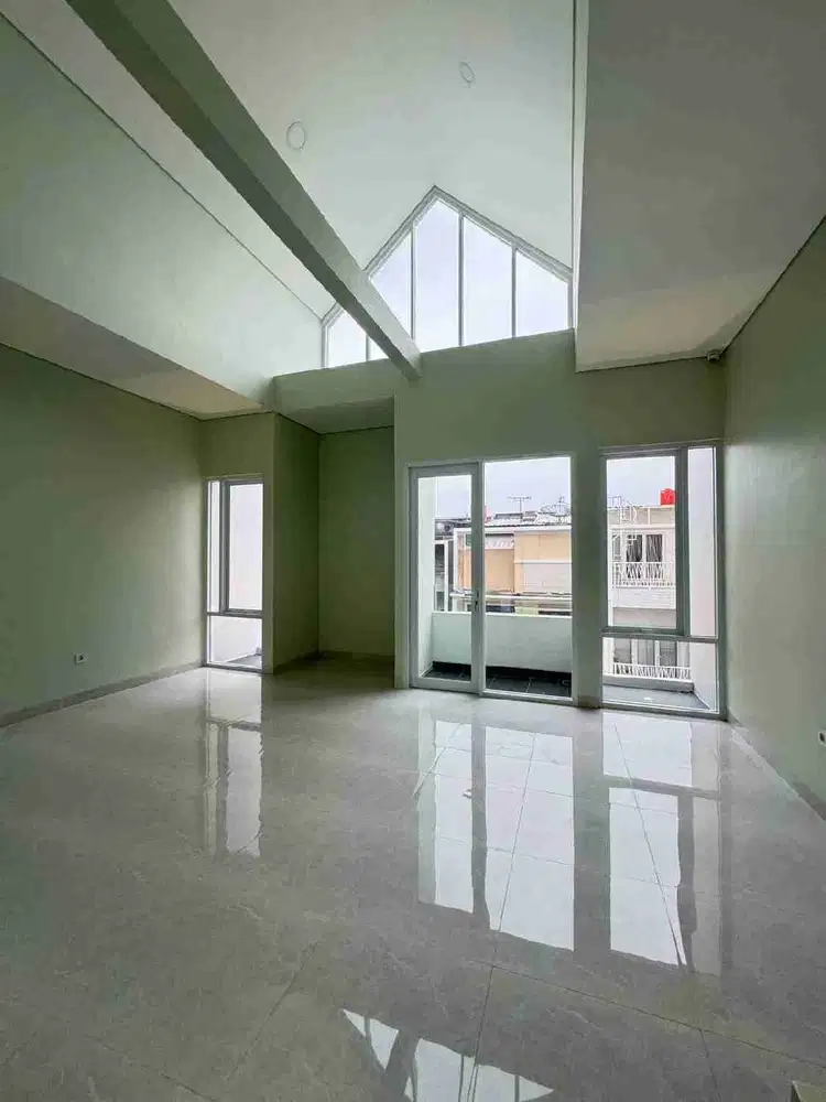 Rumah Baru 3½ lantai di Cengkir Barat