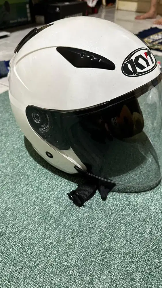 Helm kyt flat r