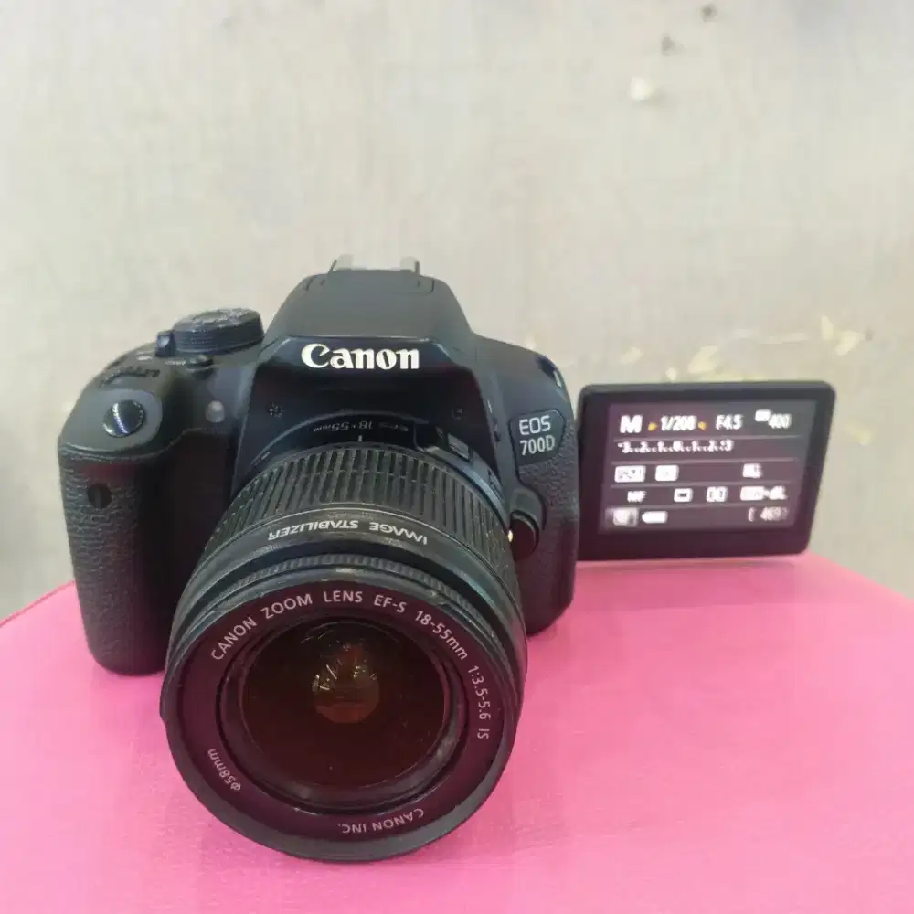 Kamera DSLR Canon Eos 700D