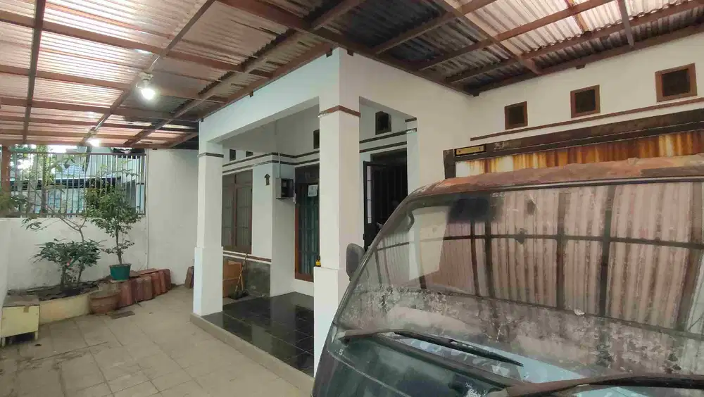 Rumah Siap Huni di Taman Kopo Indah 2 dekat Pasar Segar, SHM Utara