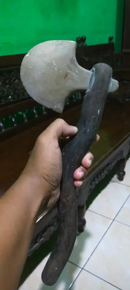Kapak batu petir kuno antik sepuh gagang kayu bekas pegangan sesepuh