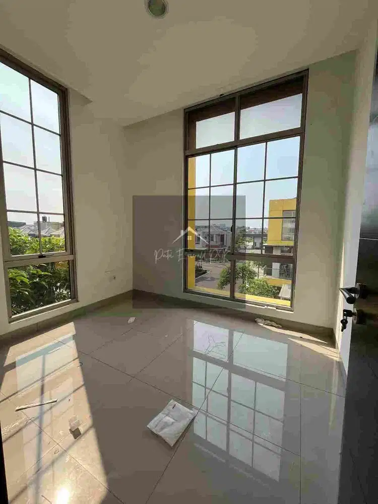 DISEWAKAN RUMAH 3LT HOOK 6x10 PIK2