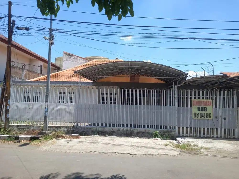 Disewakan rumah Jemur Andayani. Dekat sekolah petra dan tol waru